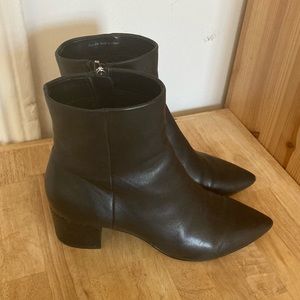 Dolce Vita Bel Booties Black